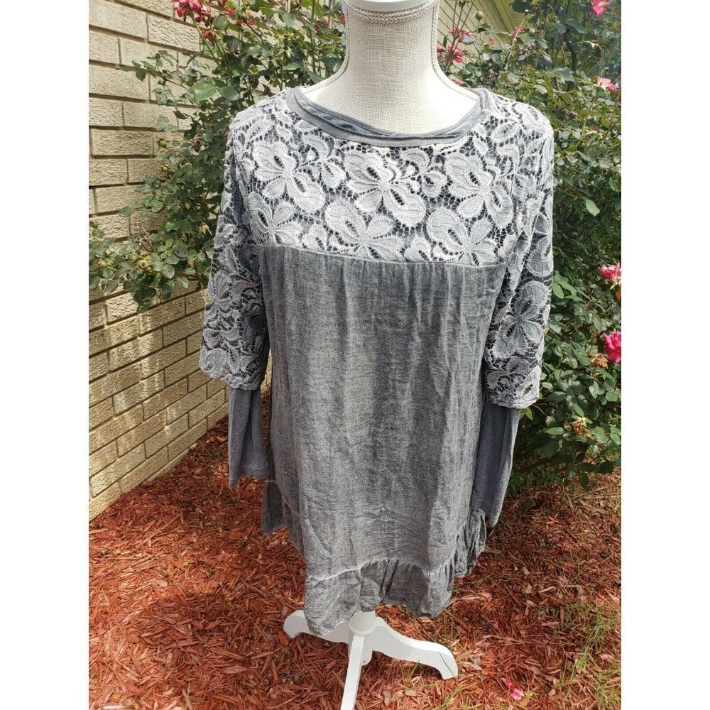 FLEUR de LIS Gray Lace Tunic Top Layered Med Boho